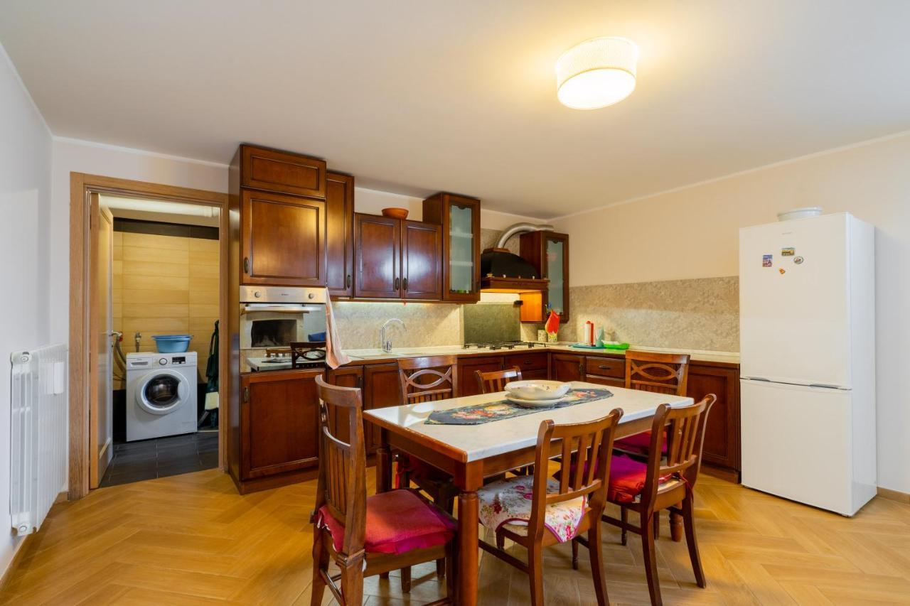 Intera villa con 2 bagni 4 camere da letto e box auto Tuglie Esterno foto