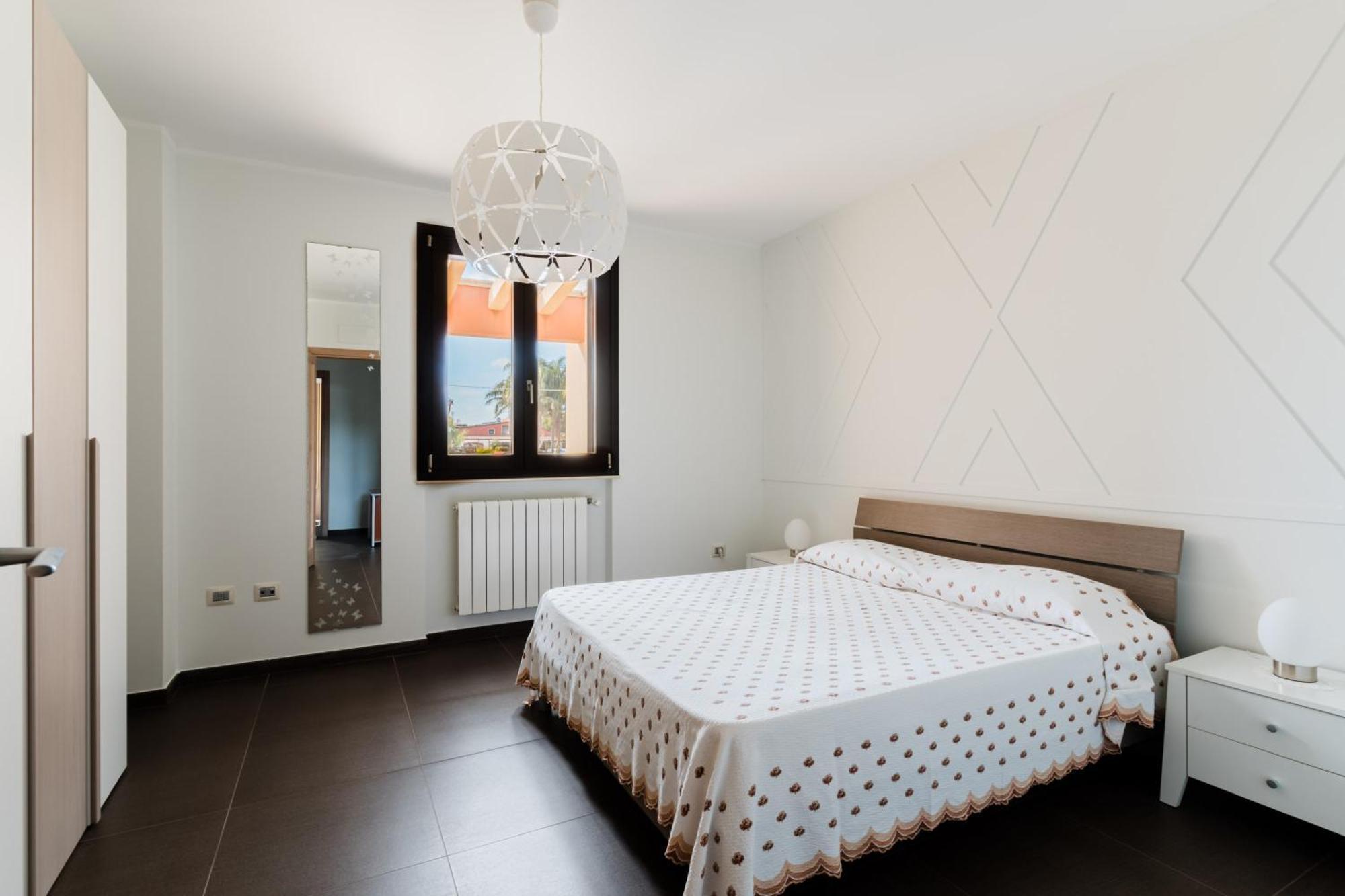 Intera villa con 2 bagni 4 camere da letto e box auto Tuglie Esterno foto
