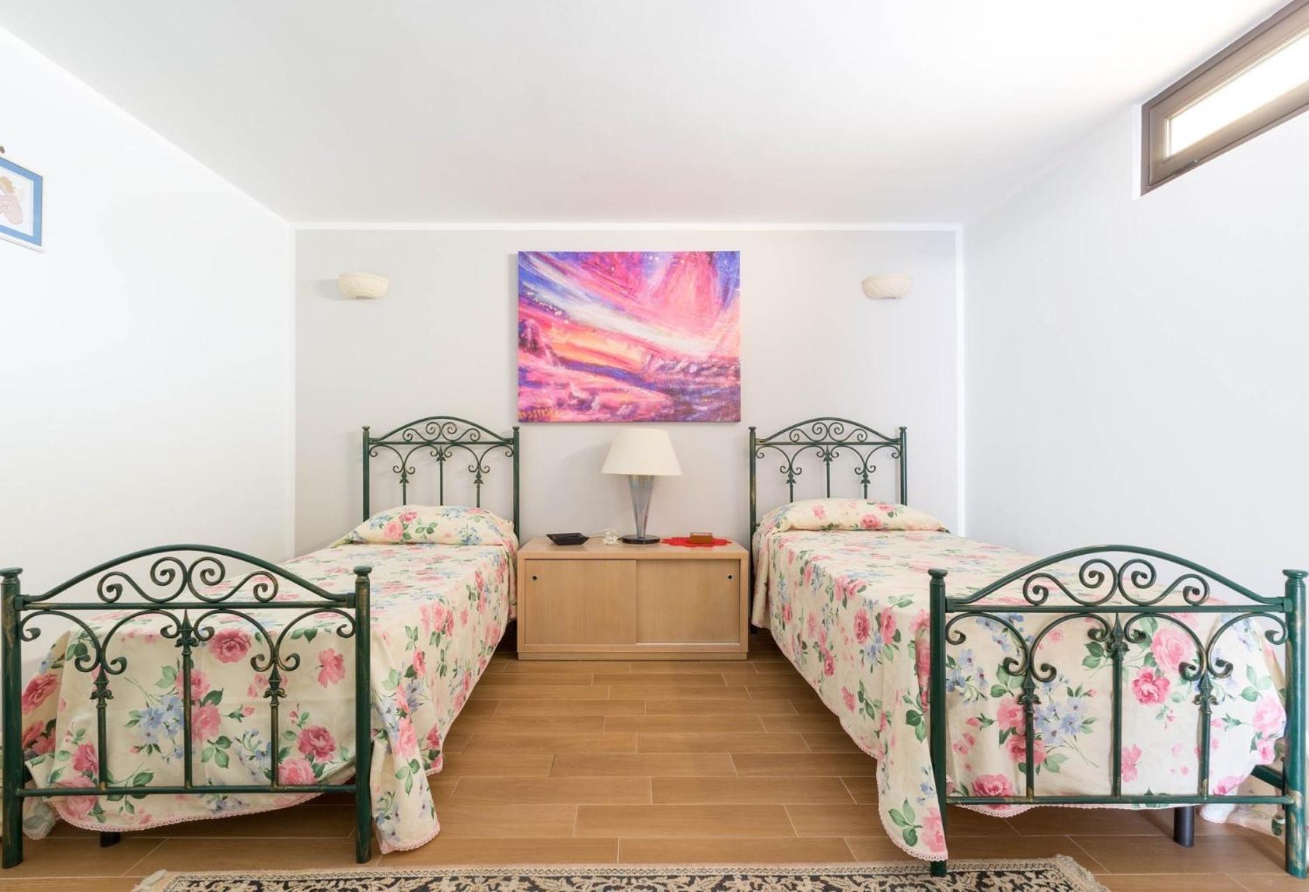 Intera villa con 2 bagni 4 camere da letto e box auto Tuglie Esterno foto