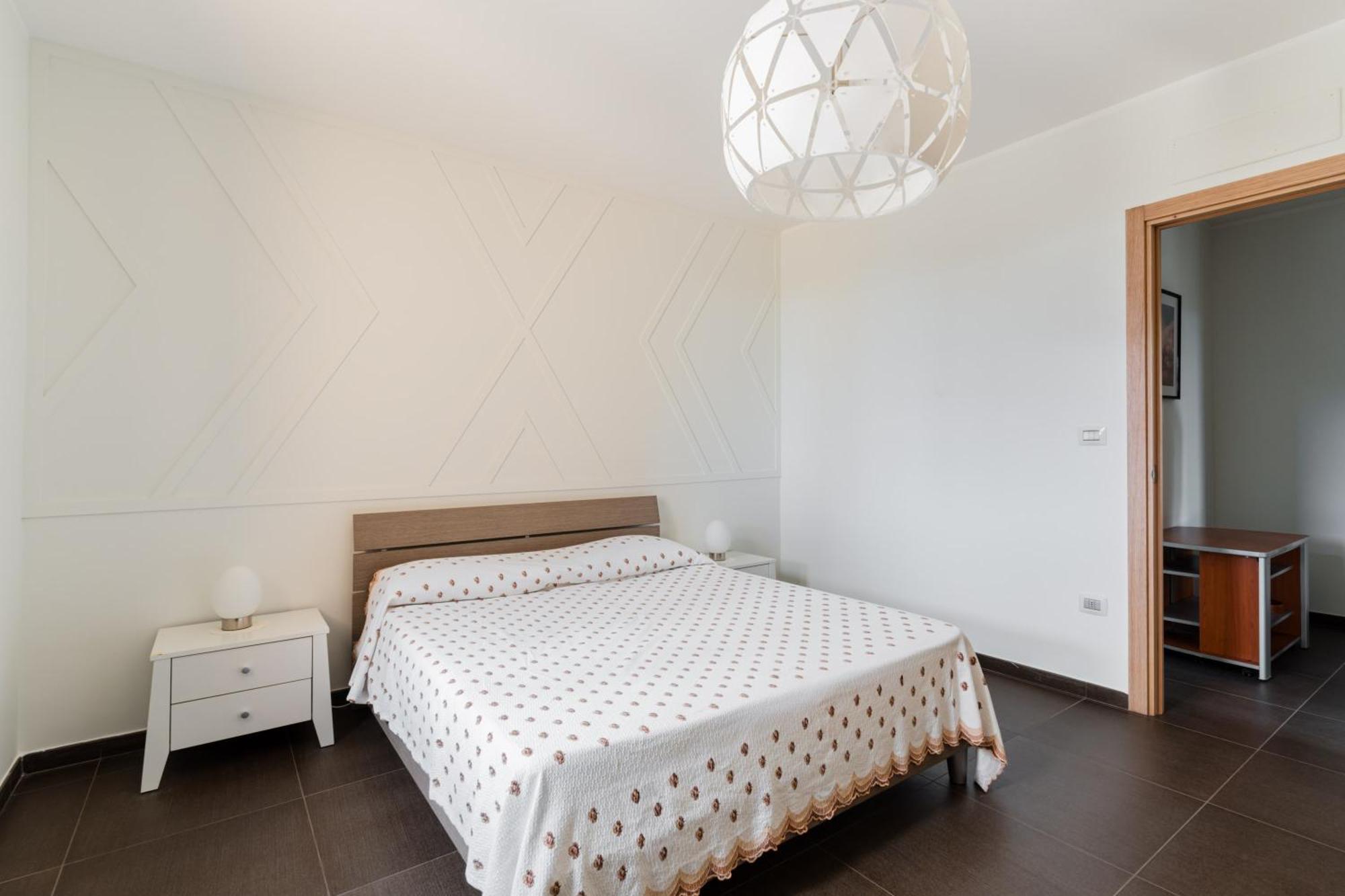 Intera villa con 2 bagni 4 camere da letto e box auto Tuglie Esterno foto
